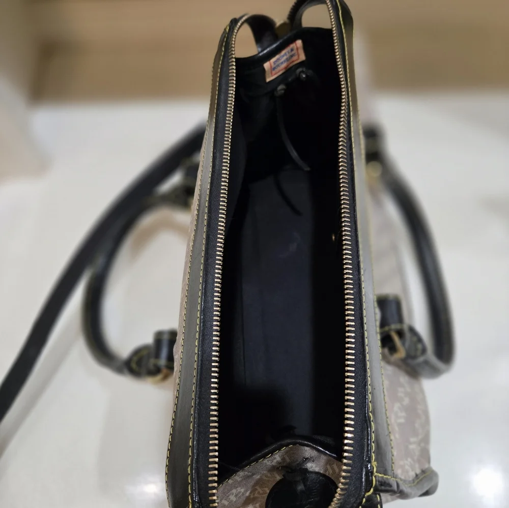 Dooney & Bourke Black Leather Classic DB Vintage LOGO Tote Satchel Purse - Picture 10 of 10